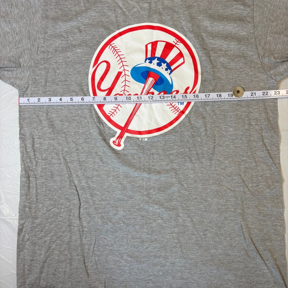 Fanatics New York Yankees MLB Graphic T-Shirt Mens XL Grey Top Hat‎ Bat Logo - Picture 3 of 6